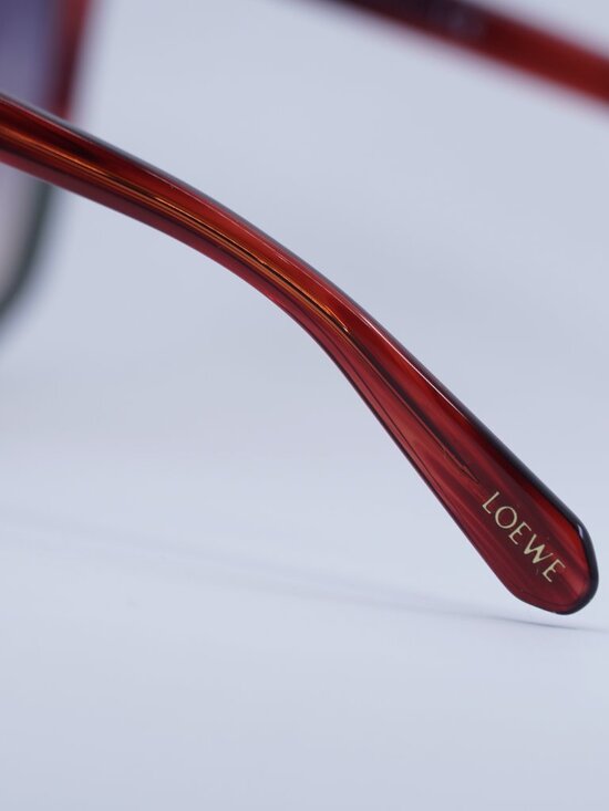 Loewe LW40001F 68B Filipa Sunglasses Red/Grey Square Frame,Grey Gradient Lenses main image 4